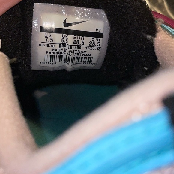 👟 - Picture 2 of 2